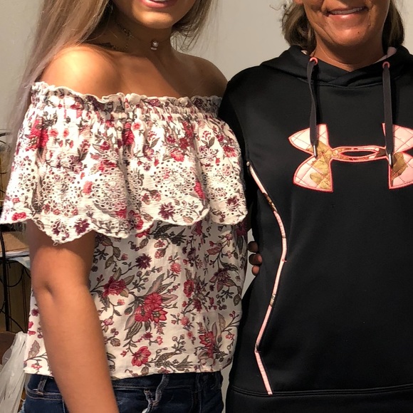 American Eagle off the shoulder top - Picture 5 of 5